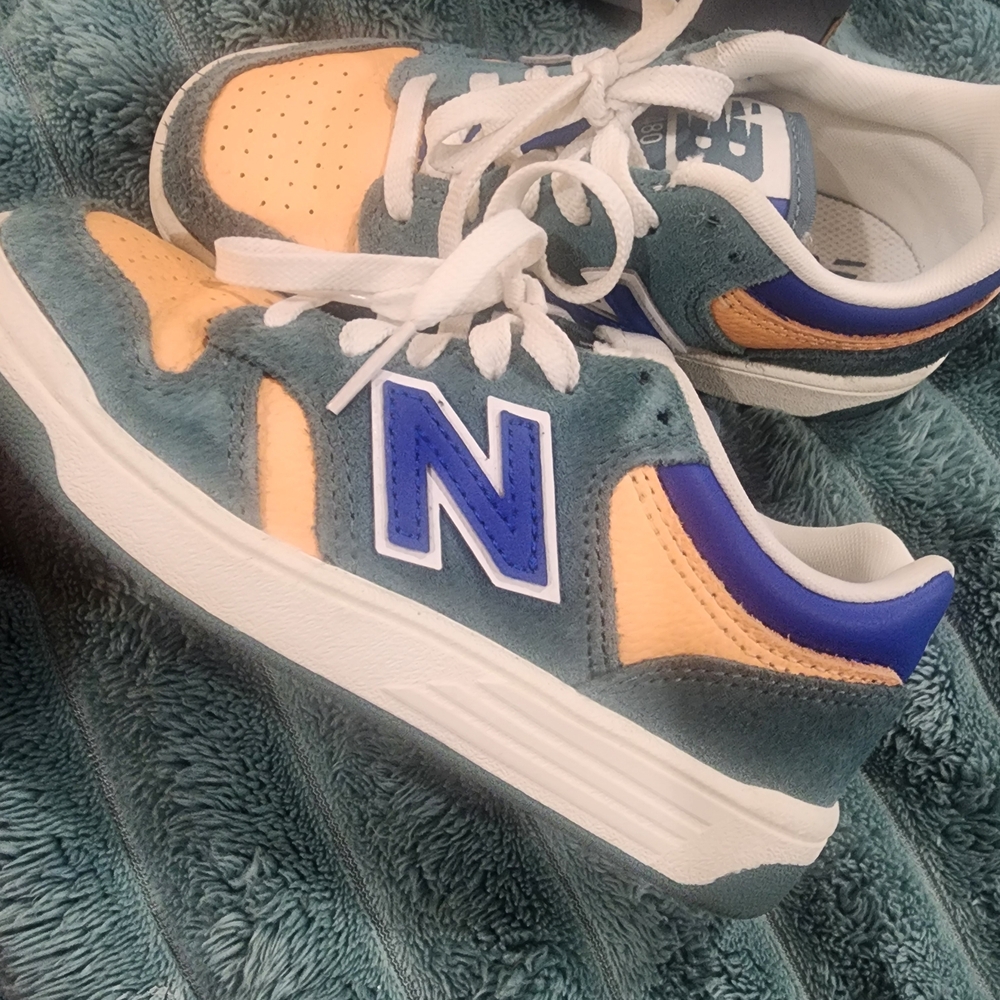 New Balance Kids' Blue and Green Sneakers Like New